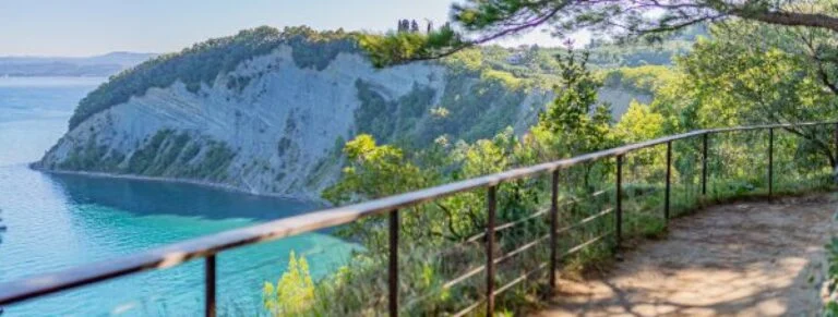 Strunjan — vill naturpark ved kysten