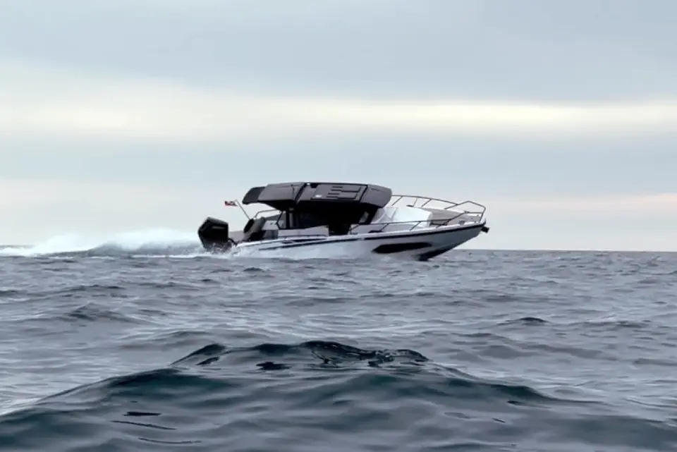Båtutleie i Portorož – Coupe 905: en komfortabel sjøtur. — foto 1