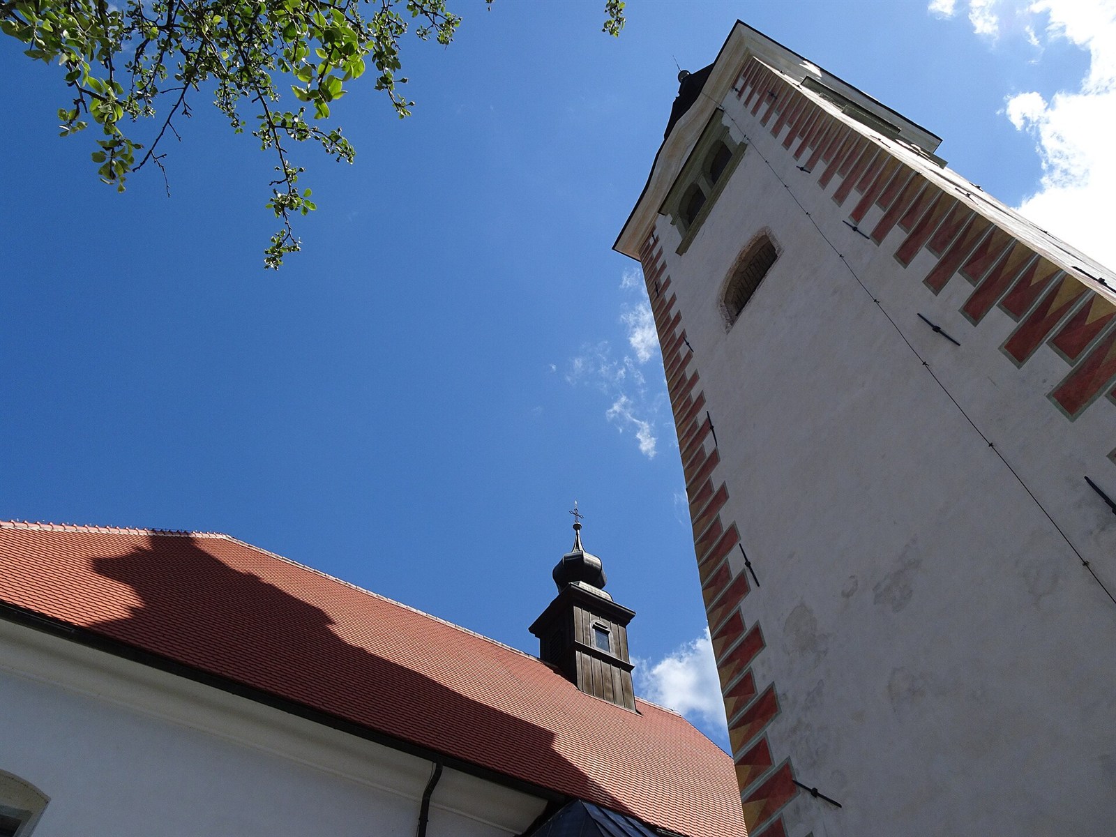 Kirken og ønskeklokken