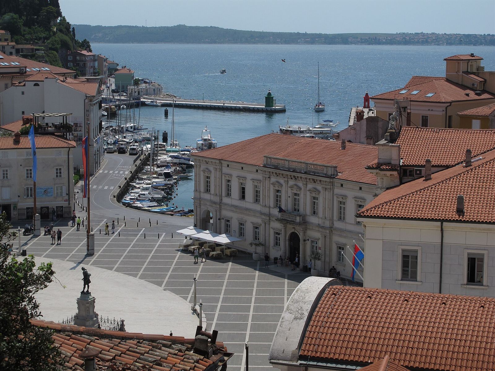 Tartinijev trg