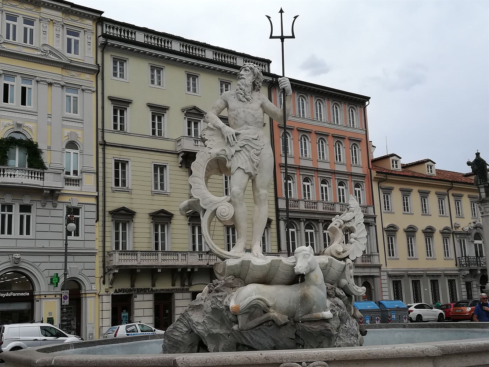 Neptune on Piazza della Borsa