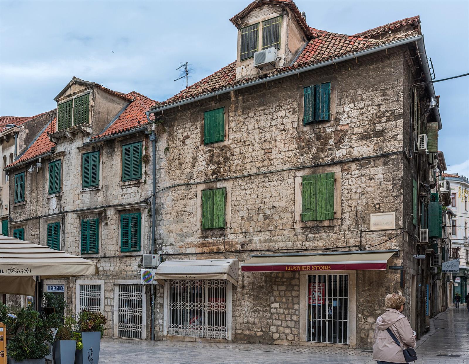 Fruit Square and Marulić