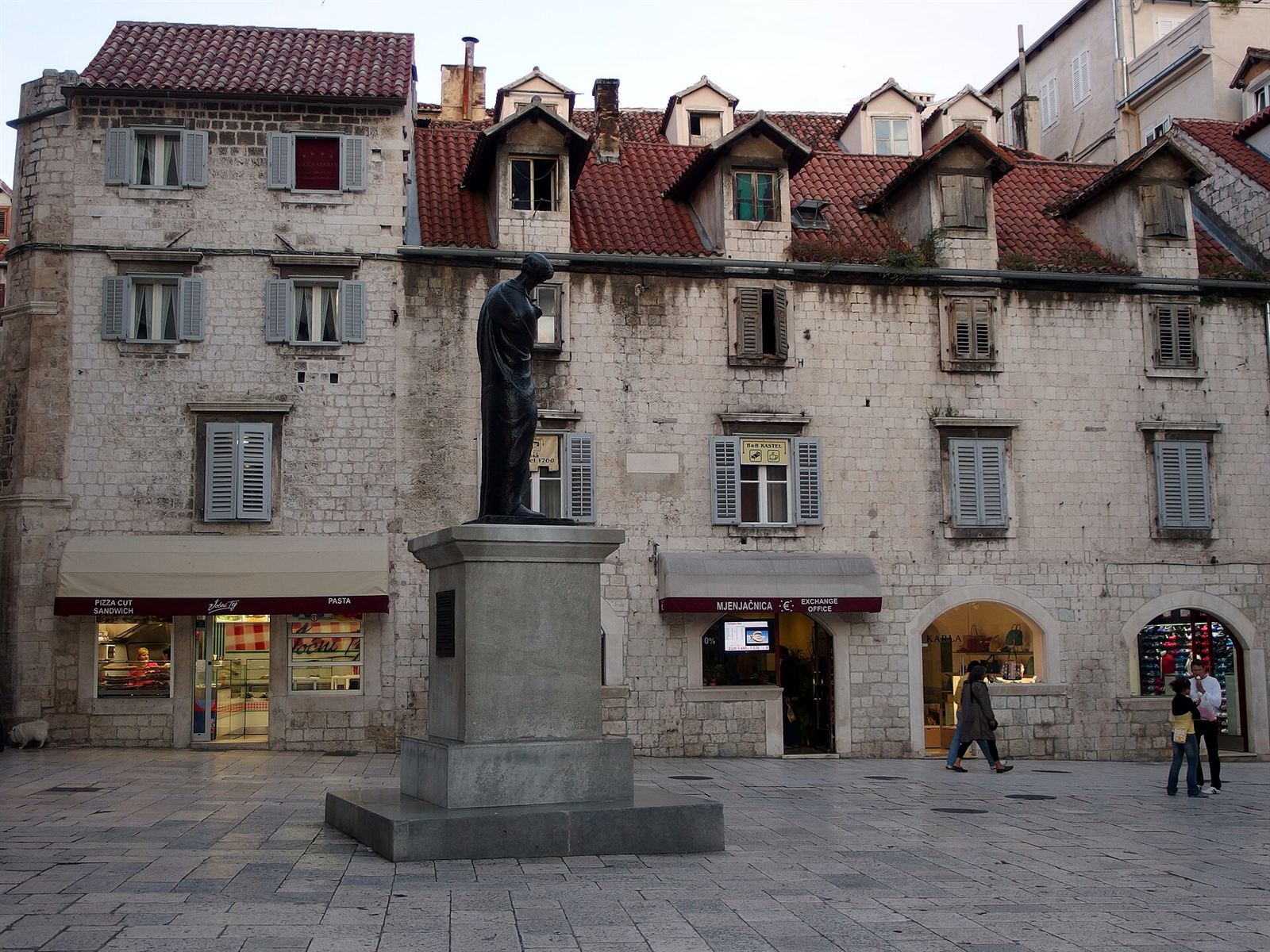 Fruit Square and Marulić